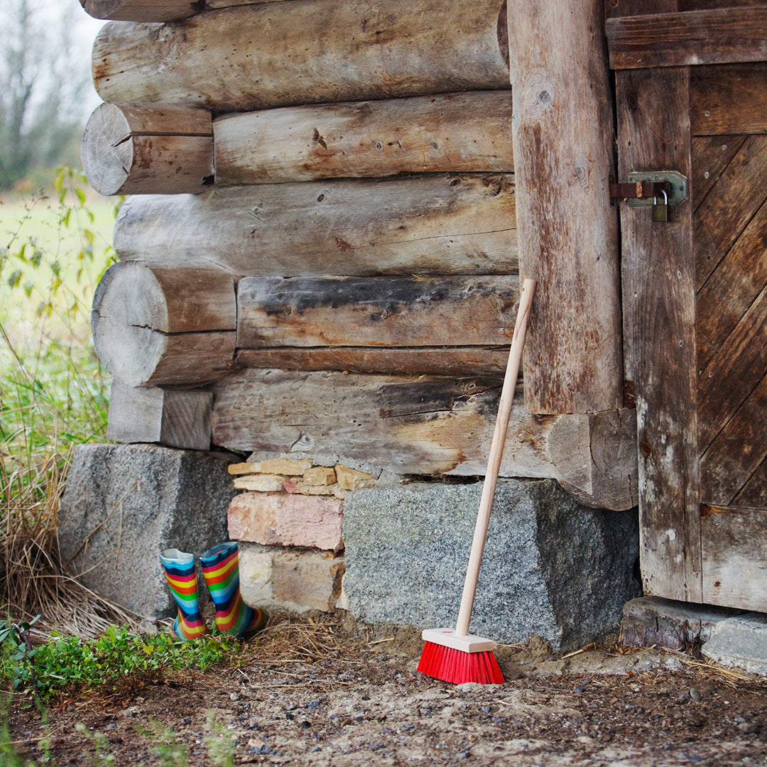 Medium Wooden Street Broom