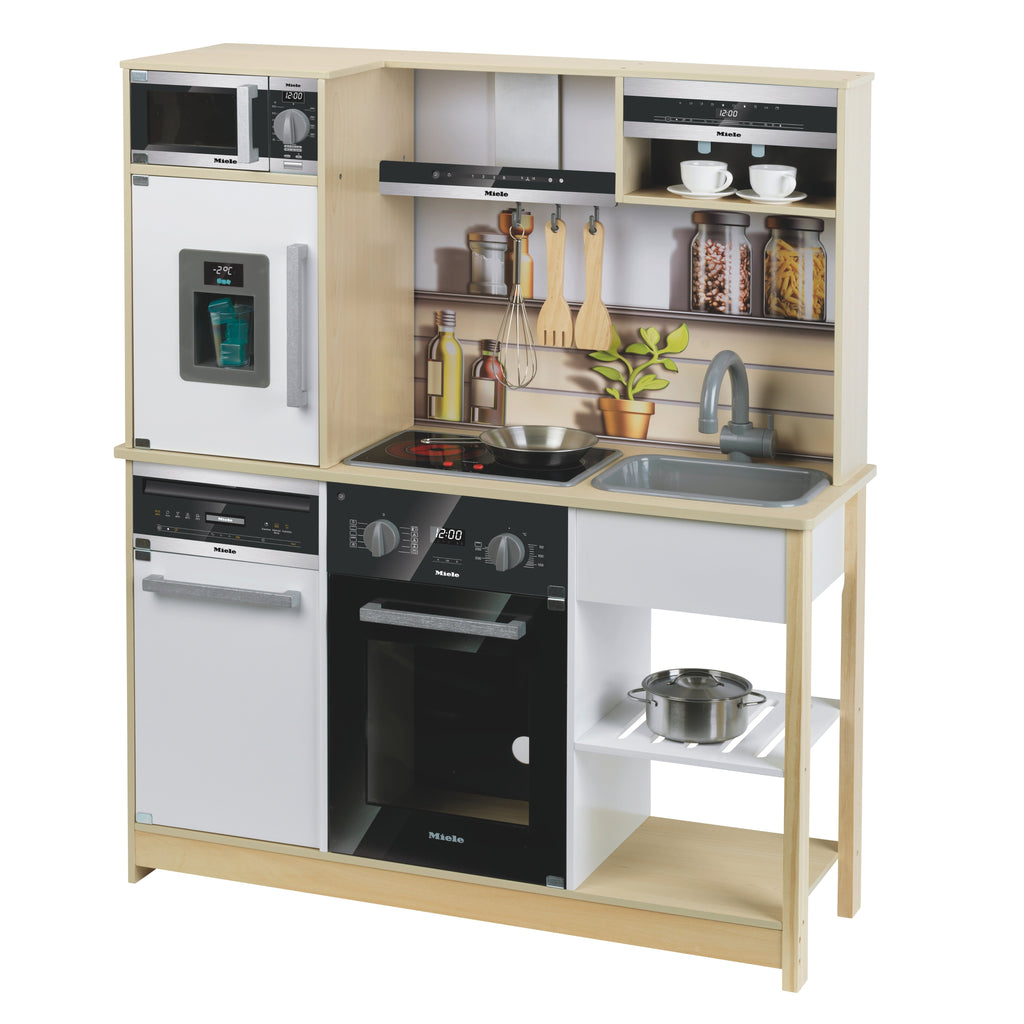 "Family" Wooden Kitchen