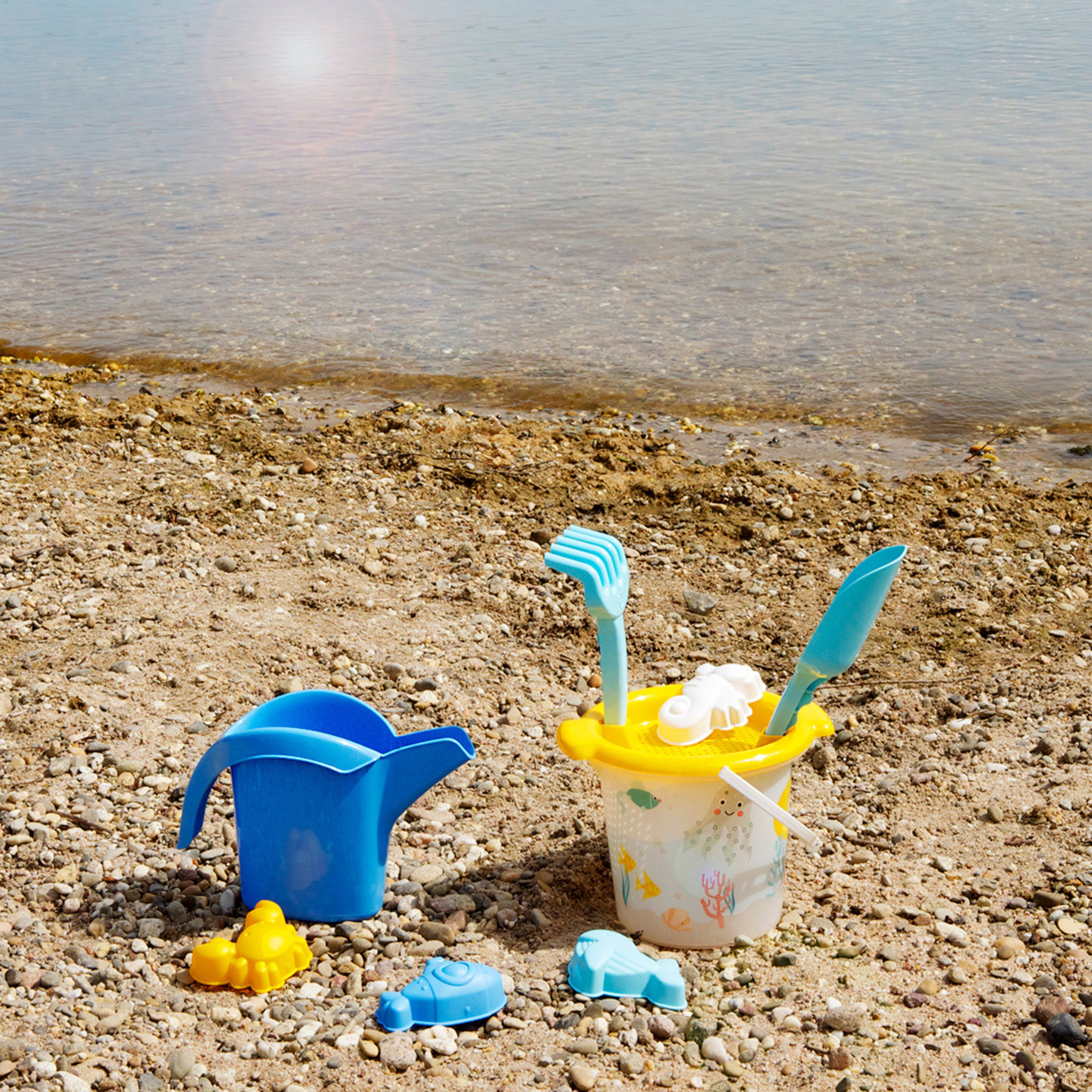 Water World Sand Bucket